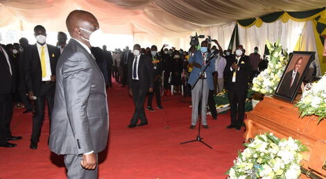 Deputy President William Ruto at the funeral of Huruma MCA Peter Kiiru Chomba on October 21, 2020..