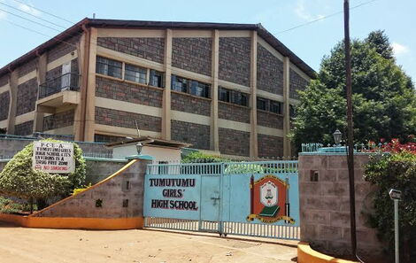 Entrance to Tumutumu Mission School, now Tumutumu Girls' High School.