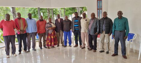 ODM officials posing for a photo after a meeting with Boni Khalwale on January 31, 2022.