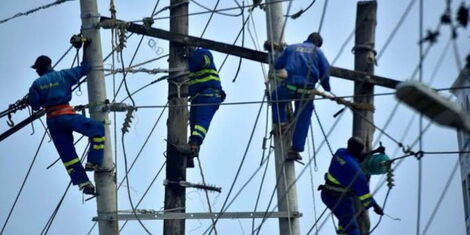 Nairobi South Operations team carrying out maintenance on the Kiboko high voltage power line along Loitokitok-Emali Rd on June 3, 2022