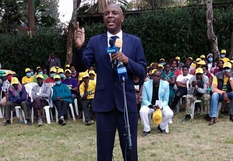 Murang'a Senator Irungu Kang'ata Addressing the Members of the Press