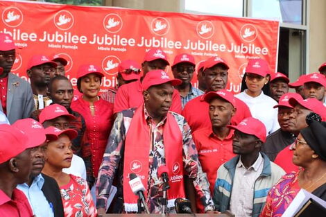 Jubilee Secretary General Jeremiah Kioni meeting with asoirants in Taita Taveta on Saturday April 16, 2022