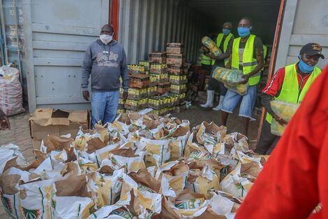Nairobi Governor Mike Sonko's team hands out foodstuffs and other essential items at Mua Hills Shopping centre, April 11, 2020.