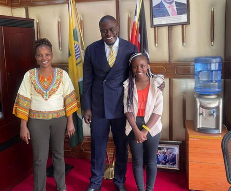 Nairobi Senator Johnson Sakaja (center), Lyons Wanjiru (right) and her mother