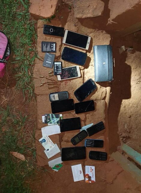 Mobile phones and sim cards found at the home of a robbery suspect in Mumias West, Kakamega County on 8 April, 2020