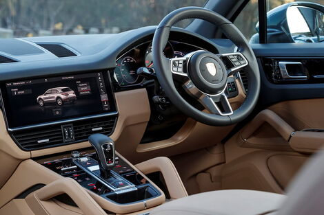 Porsche Cayenne 2018 interior.