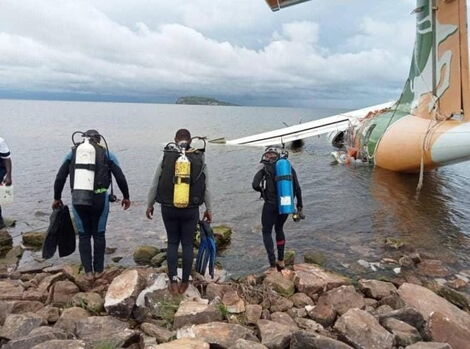 Divers during the rescue operation following the Precision Air crash on Sunday November 6, 2022