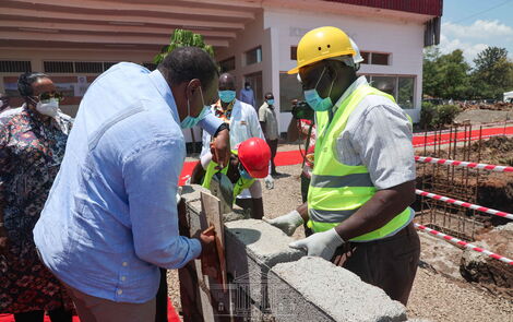 President Uhuru Kenyatta commissions the construction of a building in Kisumu on October 22, 2020.