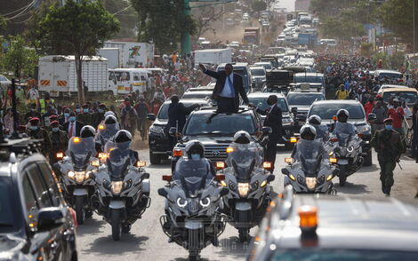 President Uhuru Kenyatta speaking to Ruiru residents, on October 29, 2021. 
