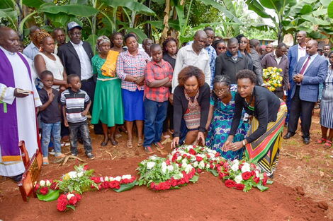 Kirinyaga Governor Anne Waiguru pays her last respects to Jane Wanjiku Mburati at Kambarare Village in Gichugu constituency on Tuesday, March 10, 2020.‬