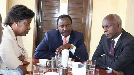 Wiper leader Kalonzo Musyoka (Centre) with Kitui Governor Charity Ngilu and Makueni Governor Kivutha Kibwana
