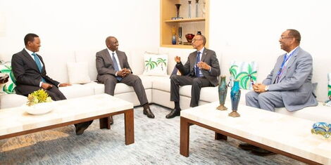 _Ruto meets President Paul Kagame in the sidelines of the COP 27 conference in Egypt on Monday, November 7, 2022.jpg
