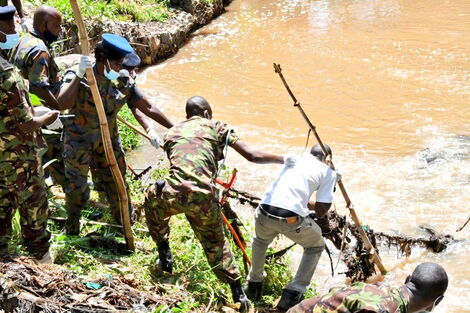 KDF officers and Kenyans clean the Nairobi River on March 3 2021