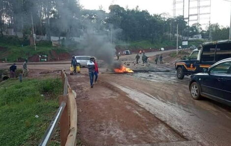 Youth barricaded roads in Kisii town ahead of a planned visit by DP William Ruto on September 10, 2020.