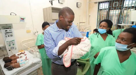 Nairobi Governor Johnson Sakaja during an impromptu visit to Mama Lucy Hospital