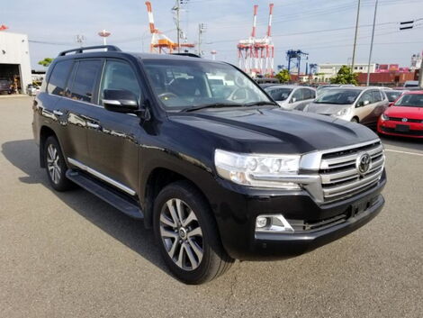 A Toyota Landcruiser V8