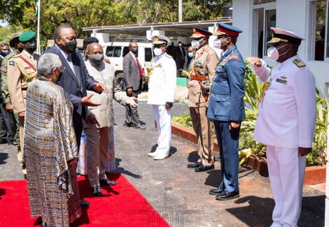President Uhuru Kenyatta (standing) and President of The Republic of Burundi Evariste Ndayishimiye in Kisumu on May 31, 2021. 