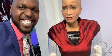Larry Madowo Meets Sophia The Robot Kenyans Can T Keep Calm Kenyans Co Ke
